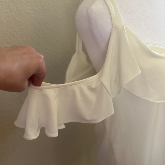 Express Ruffle Cold Shoulder Top - Picture 3 of 4